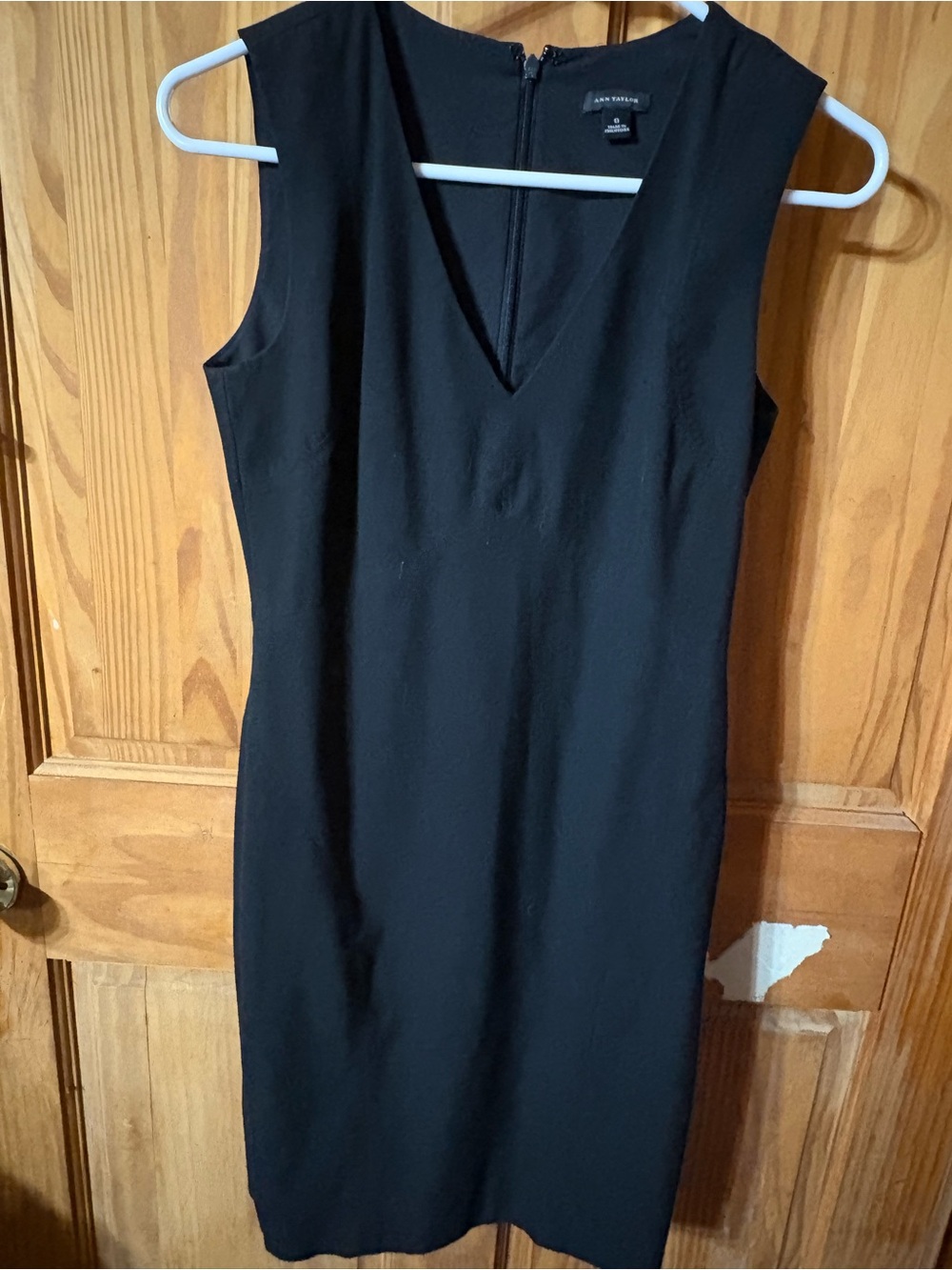 Ann Taylor Black V-Neck Sleeveless Sheath Dress